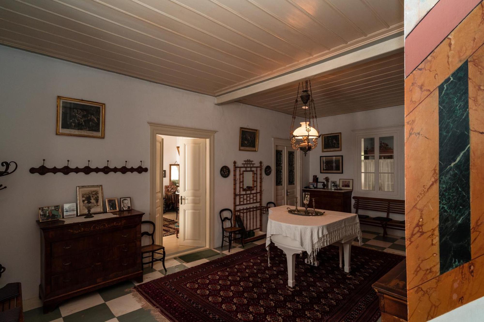 Rafalias Mansion 이드라 외부 사진