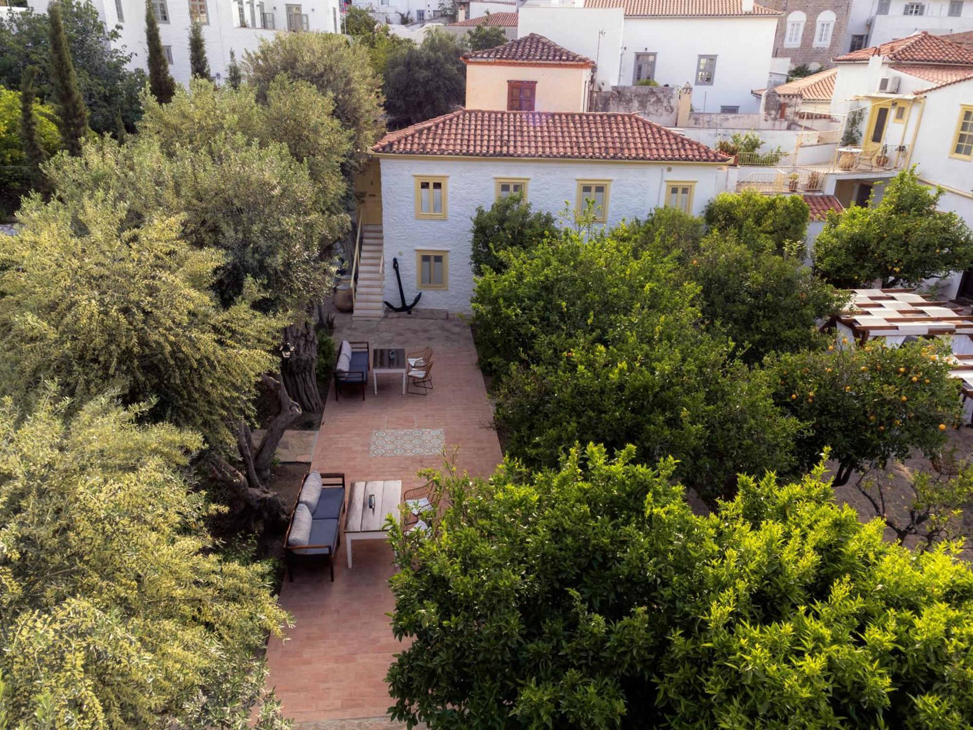 Rafalias Mansion 이드라 외부 사진
